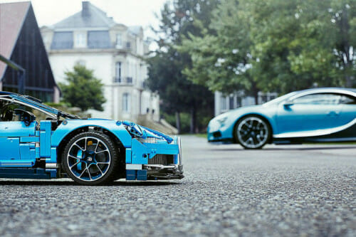 LEGO Technic 42083: Bugatti Chiron - Image 4